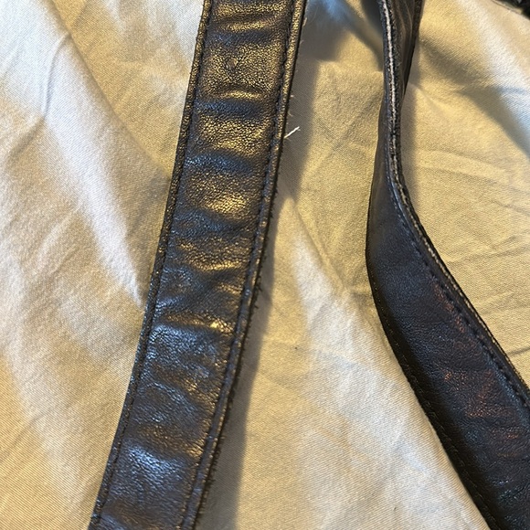 Black and gold vintage crossbody bag - Picture 8 of 9